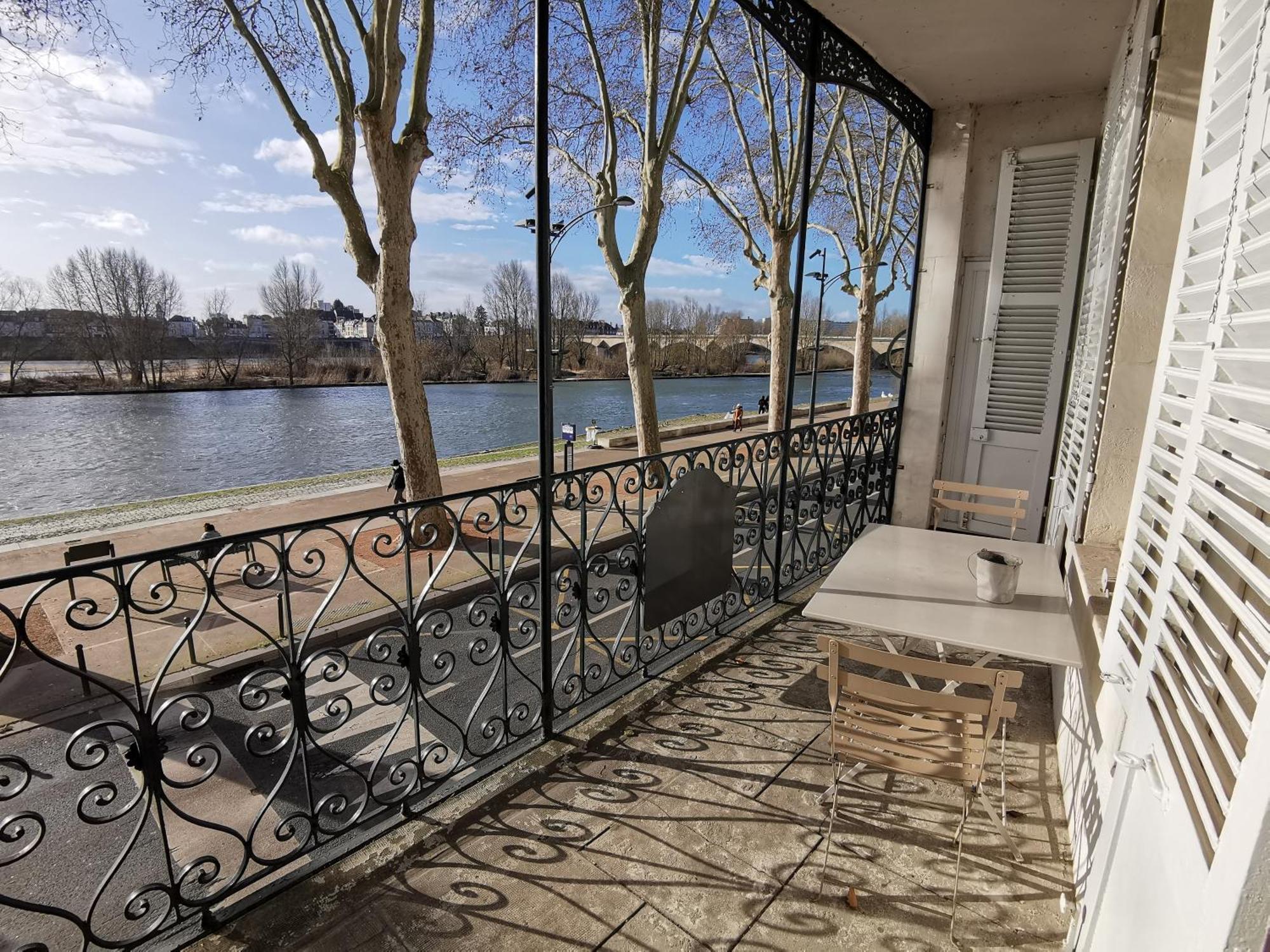 Appart Gite Les Oiseaux- Face Loire Quai Du Chatelet أورلييو المظهر الخارجي الصورة